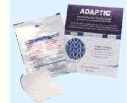 MEDICAZIONE NON ADERENTE STERILE APTIC MISURA 7,6X7,6CM 10 PEZZI 2012ZI - farmascienza.it