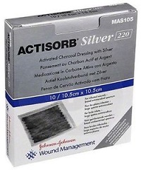 MEDICAZIONE IN CARBONE ATTIVO CON ARGENTO ACTISORB SILVER 10,5X10,5 CM 3 PEZZI - farmascienza.it
